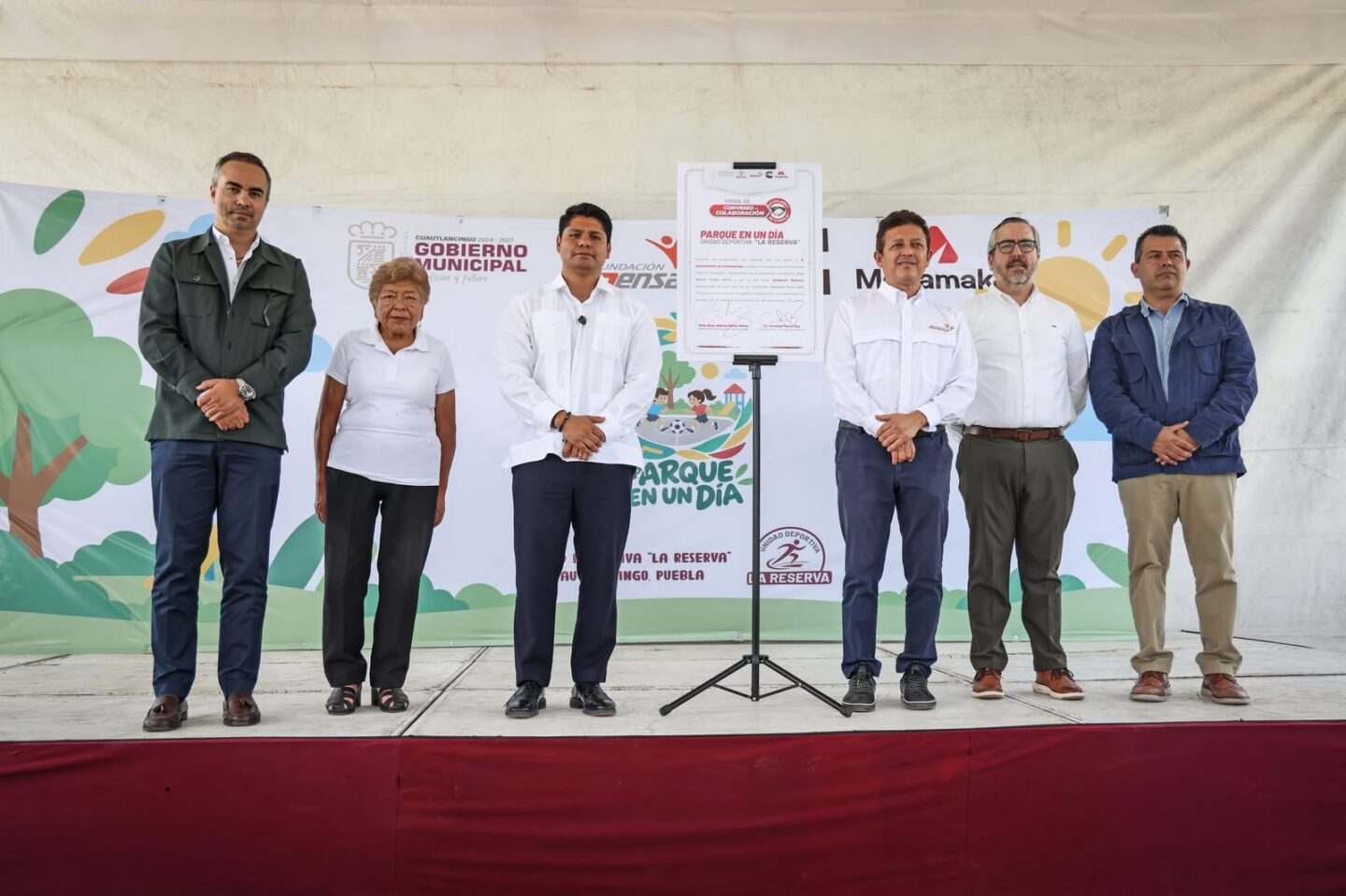 Omar Muñoz firma convenio para rehabilitar Unidad Deportiva La Reserva