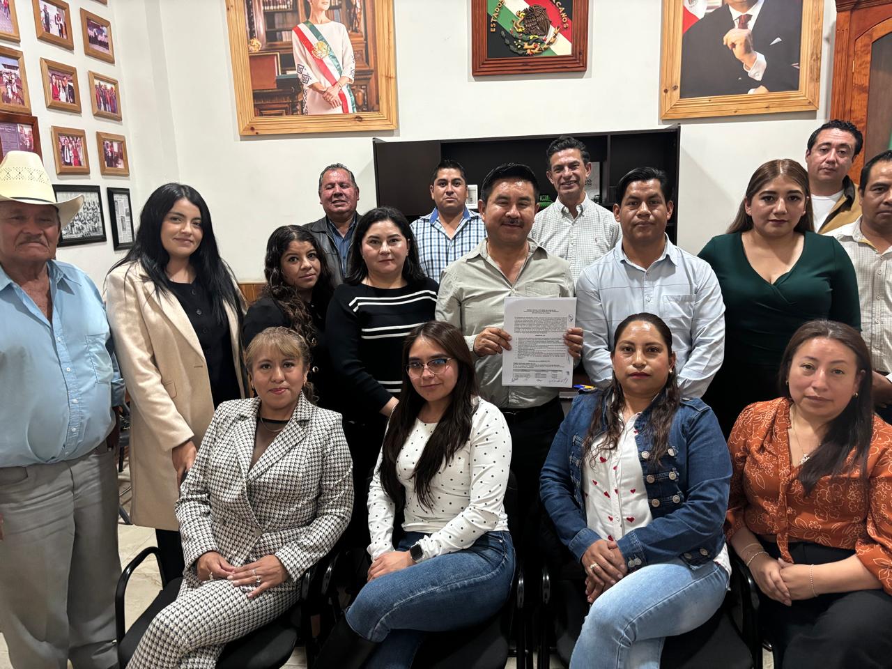 Sin incidentes toma de protesta de los 3 concejos municipales