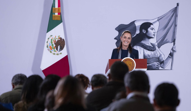 A partir del 3 de noviembre entra en vigor regulación del uso de celulares en escuelas: presidenta Claudia Sheinbaum