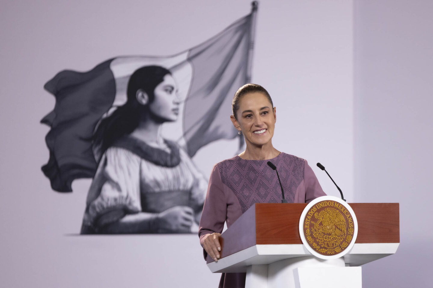 Sheinbaum agradece a AMLO dedicatoria de su nuevo libro: “Todo libro es político”