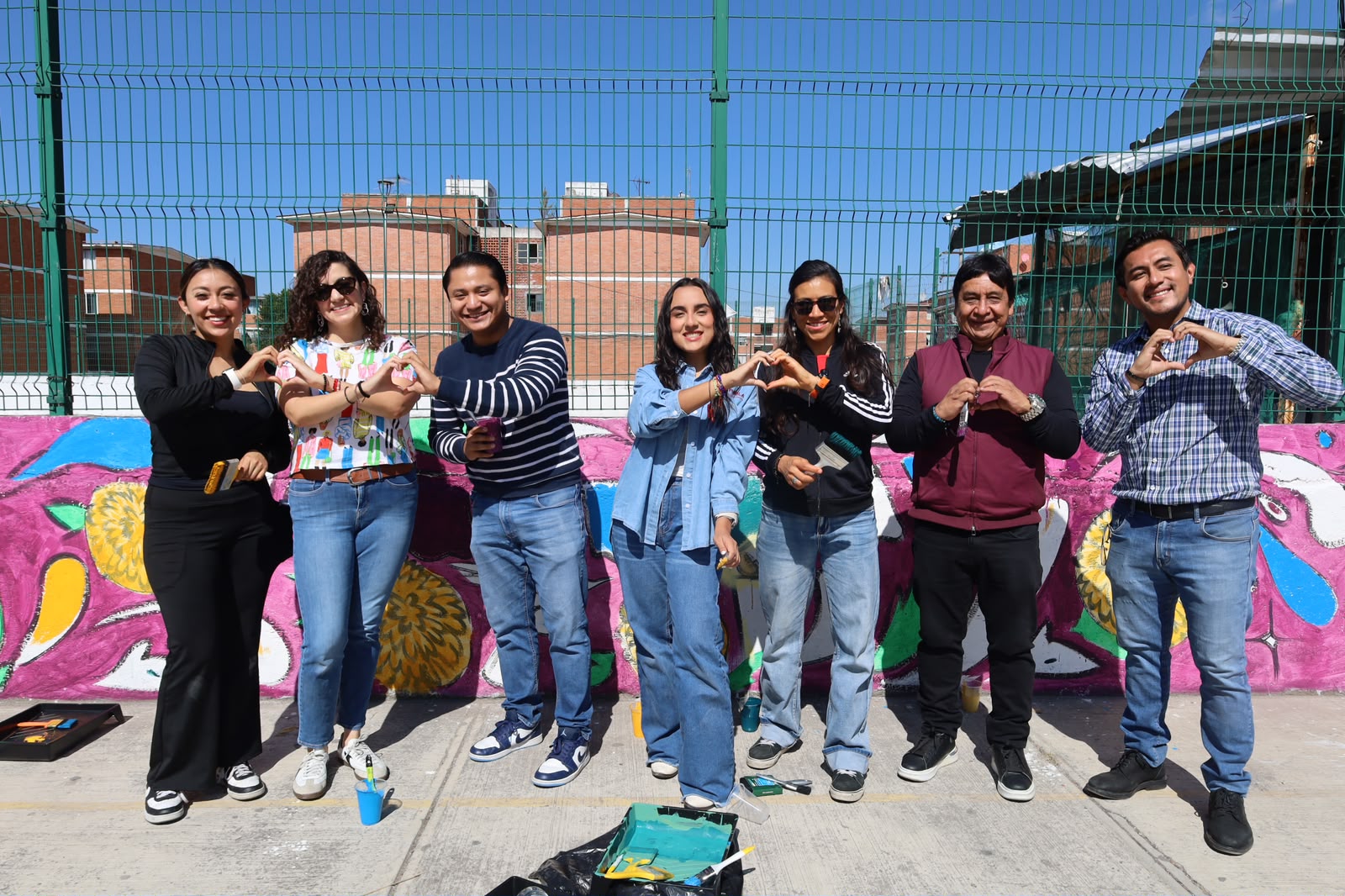 Gobierno estatal fortalece integración juvenil con megamural del Día de Muertos