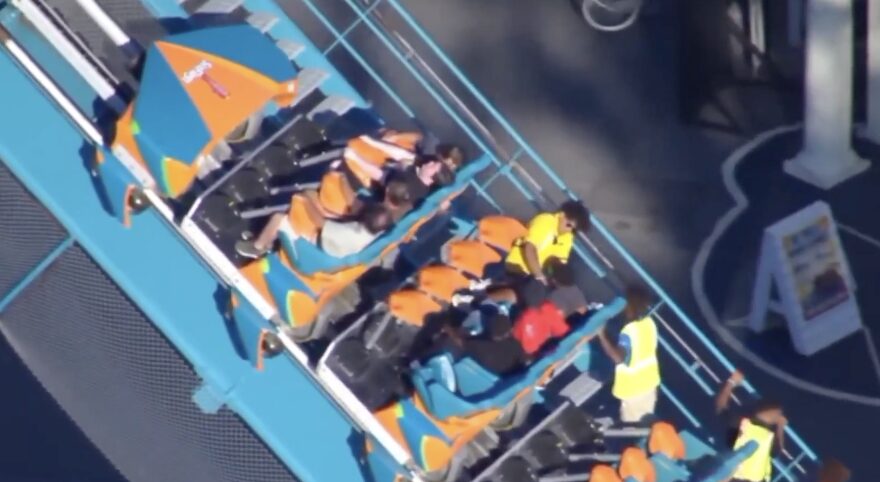 Investigan mortal accidente en montaña rusa de Six Flags; suspenden nueve atracciones