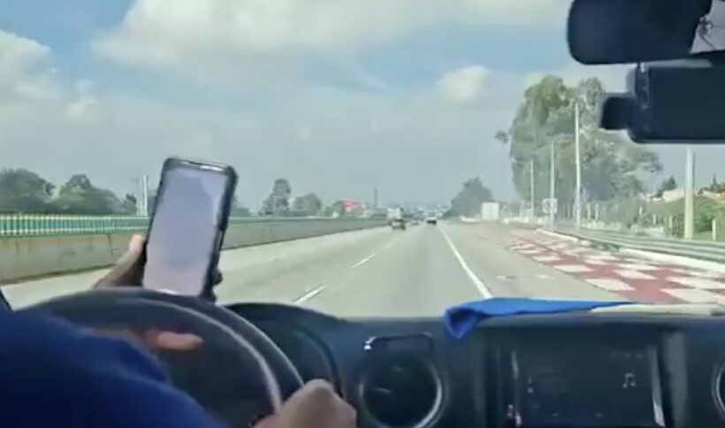 Trailero se queda sin frenos y logra detenerse en rampa de emergencia en la México-Puebla