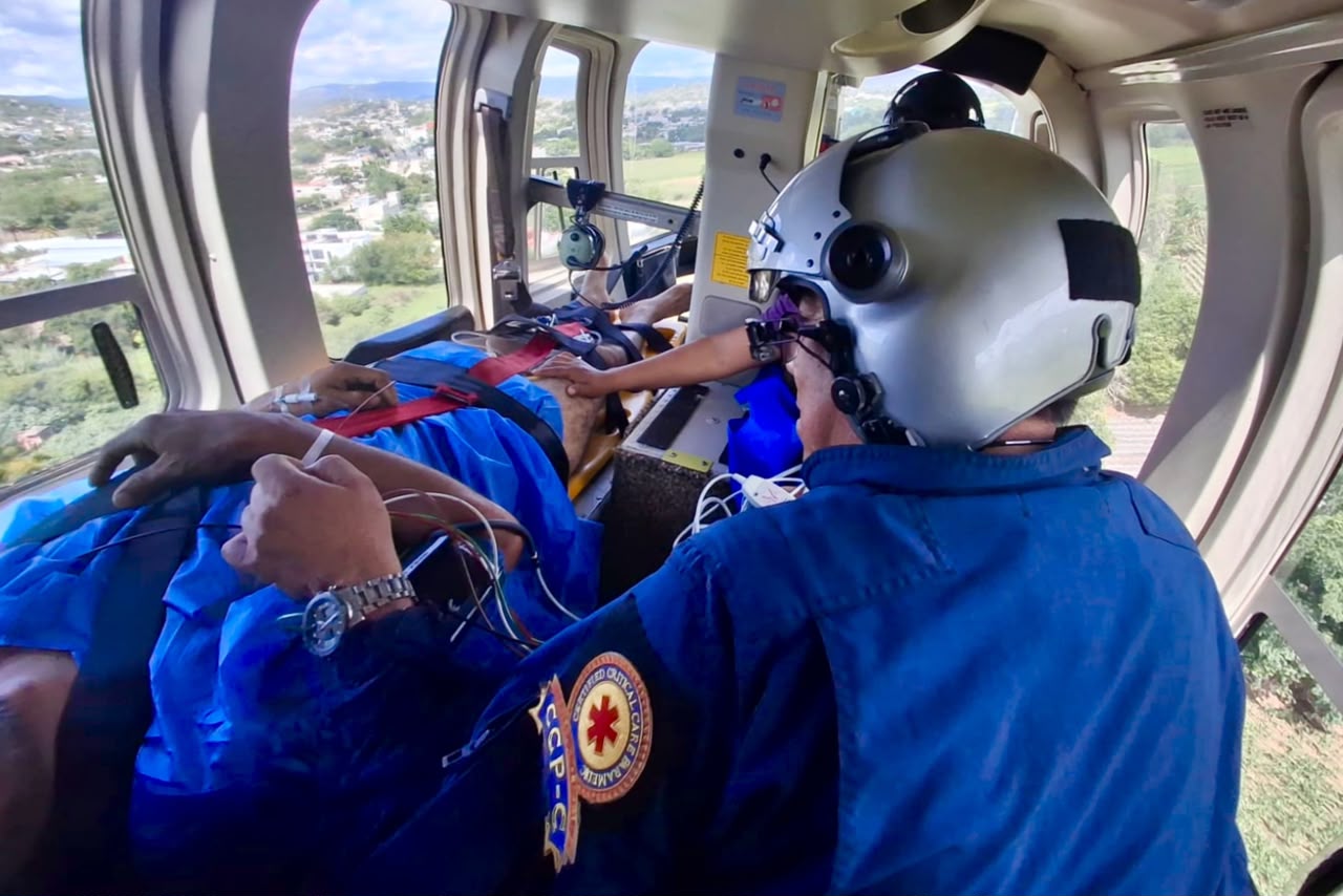 Con_traslado_médico_aéreo_de_Acatlán_a_Tehuacán,_gobierno_estatal_asegura_atención_oportuna_2