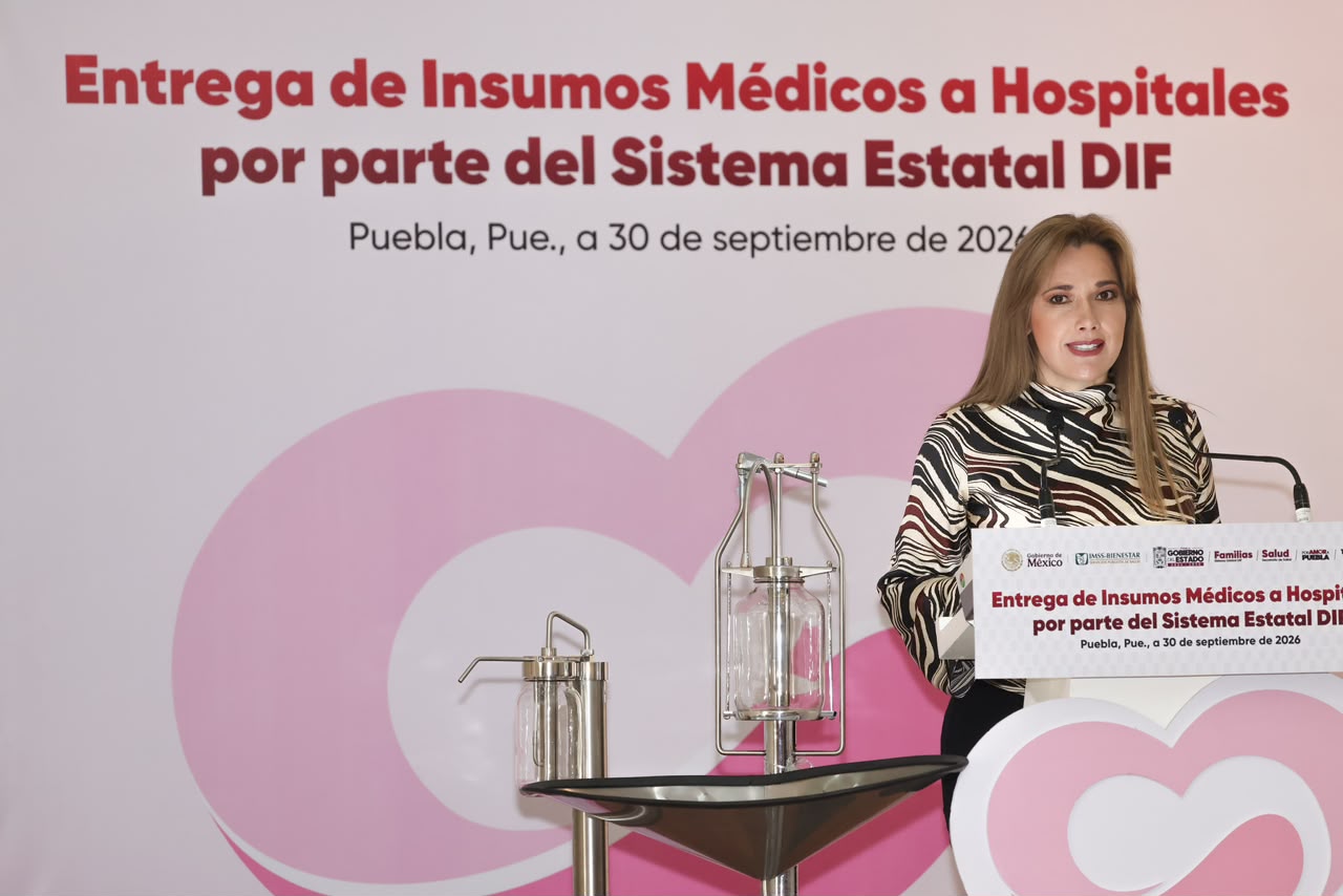 Ceci Arellano entrega equipo médico a cinco hospitales mediante Obra Comunitaria
