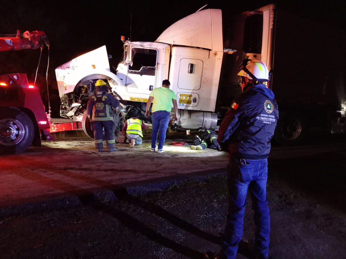 Choque entre tractocamión y autobús deja saldo blanco en General Felipe Ángeles