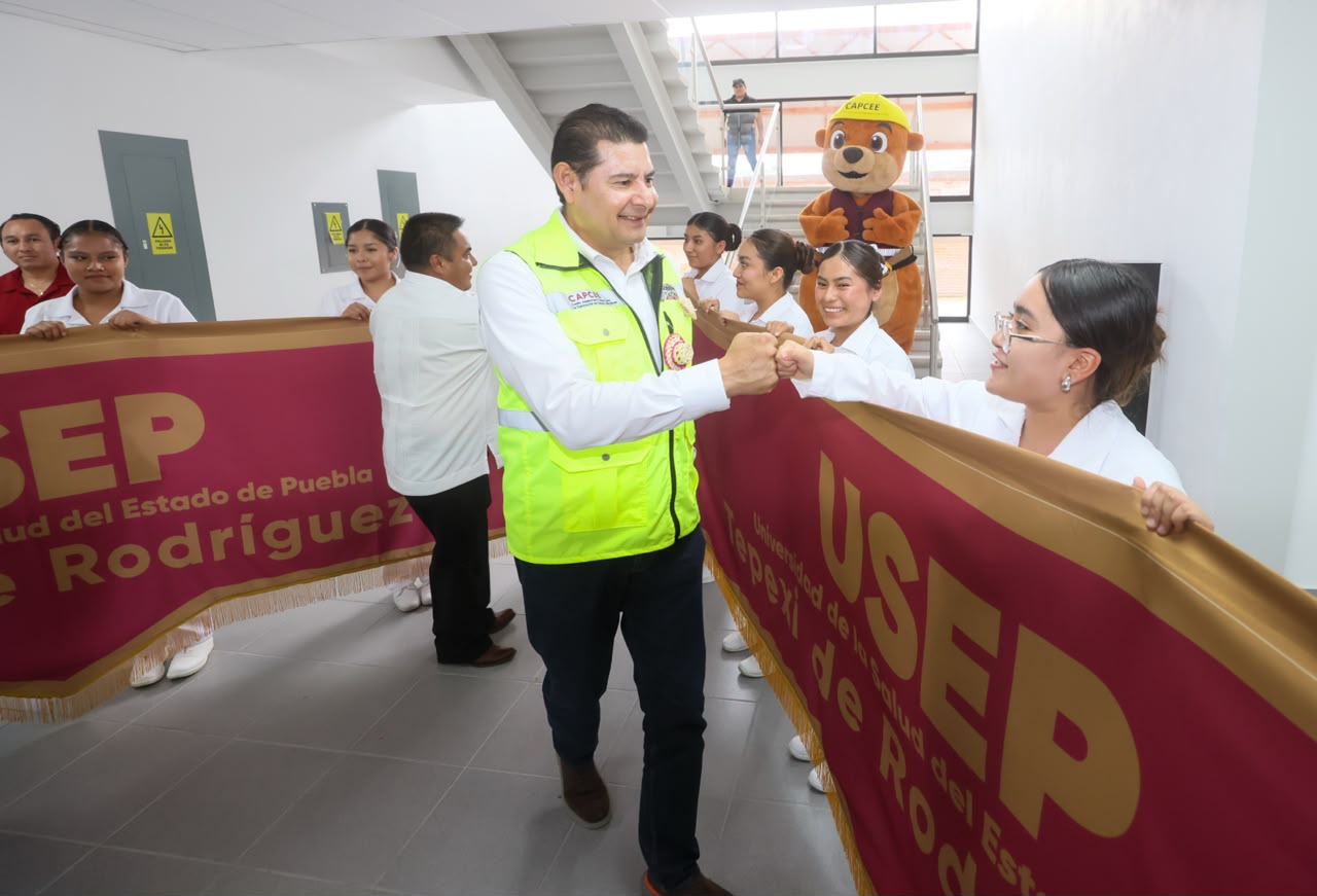 Impulsa gobierno estatal formación médica y amplía oportunidades para juventudes de la mixteca