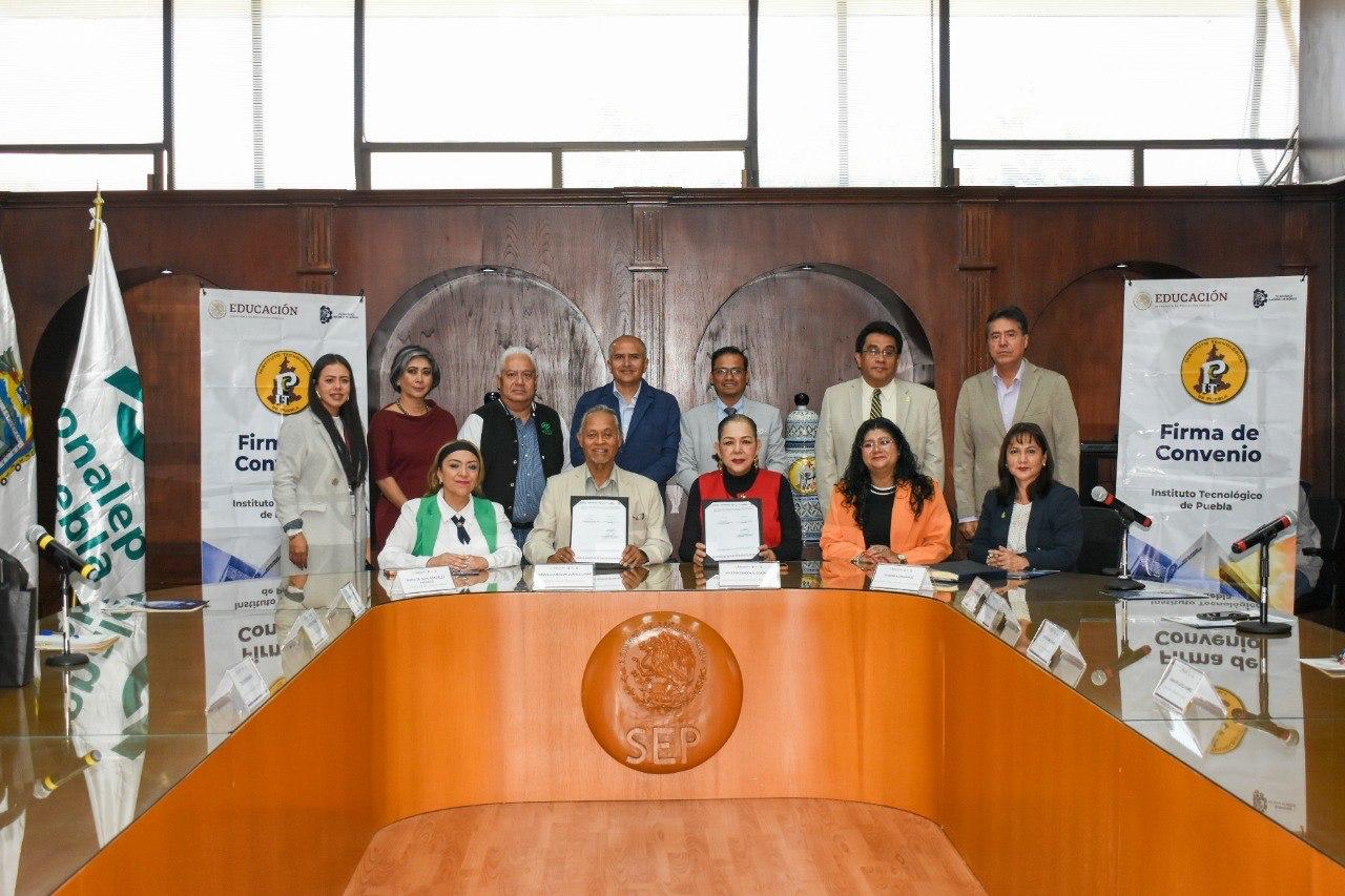 Impulsan Conalep Puebla e ITP desarrollo académico y profesional de estudiantes