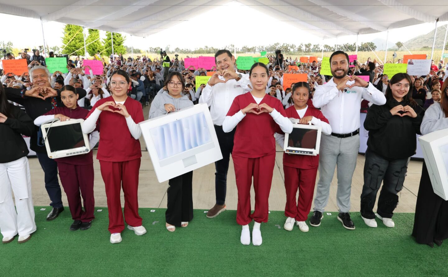 Promueve gobierno estatal educación, tecnología y energía limpia en Oriental