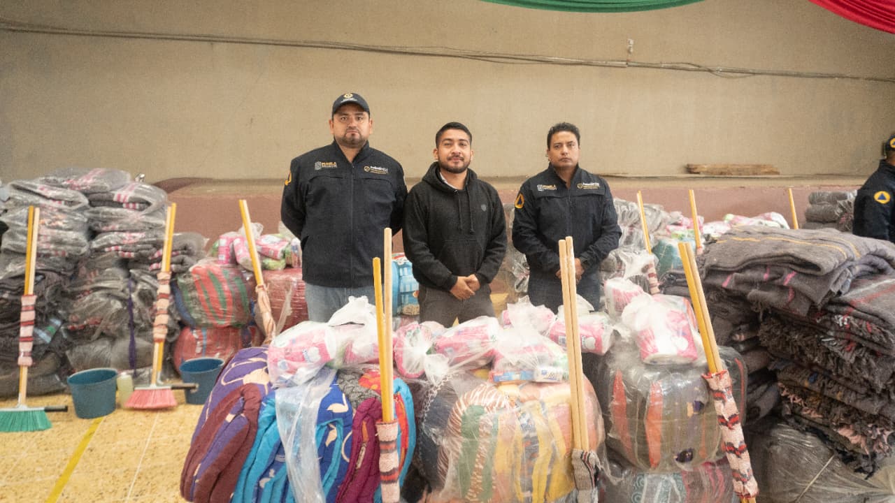 Protección Civil Estatal entrega insumos del programa Dormitorio Seguro