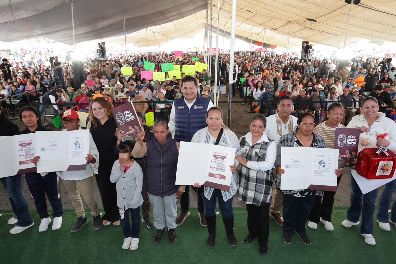 Proyectos de obra comunitaria contribuyen al crecimiento económico con liderazgo de mujeres