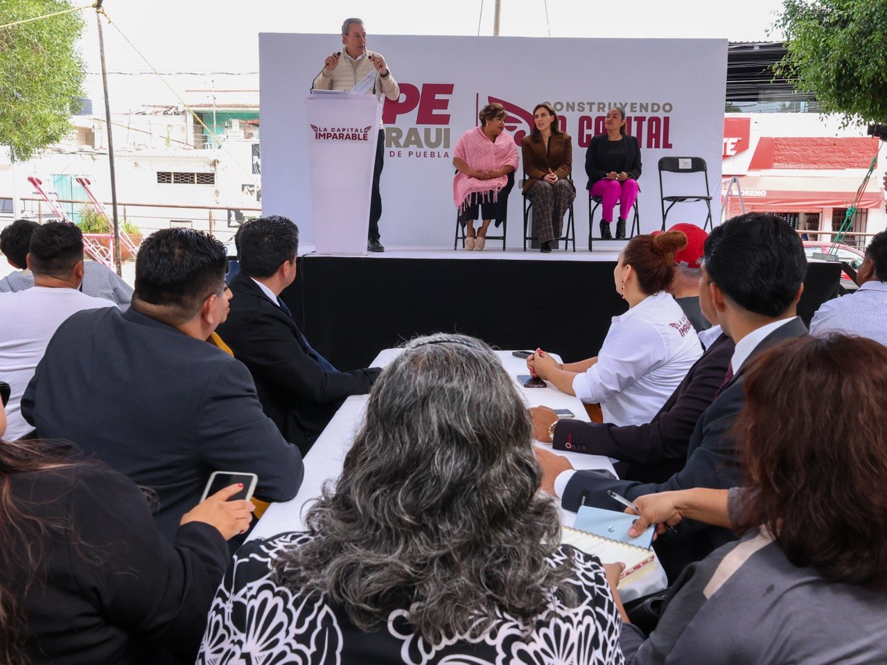 Mejora Pepe Chedraui calles, alumbrado y servicios en Ignacio Romero Vargas
