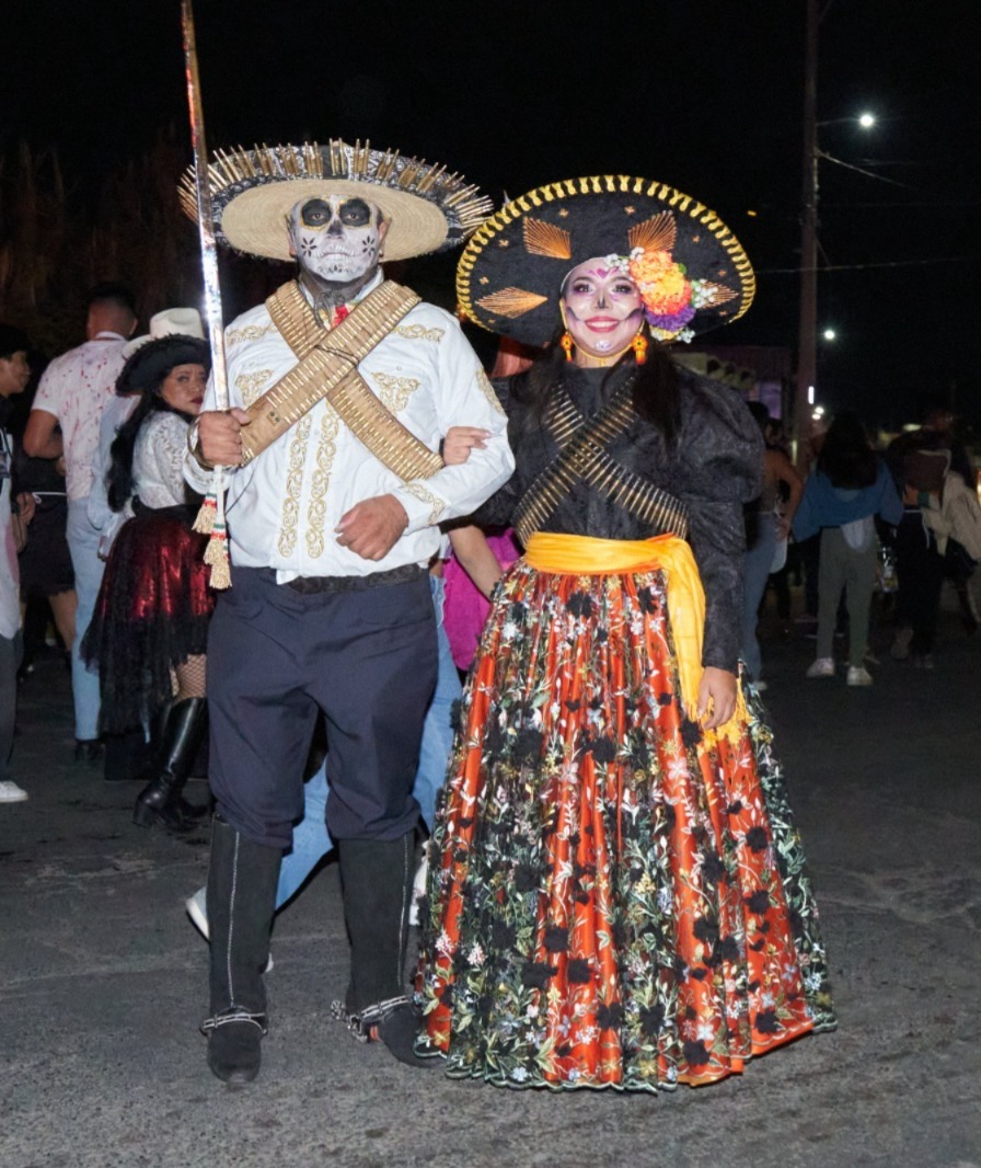 Encabeza Tonantzin Fernández Desfile de Animeros 2026