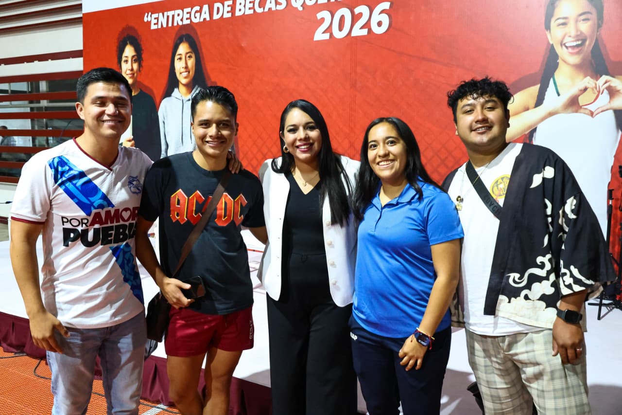 Impulsa Tonantzin Fernández el desarrollo y crecimiento de las y los jóvenes cholultecas