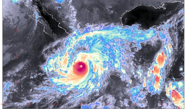 Rachel se localizó sobre tierra, a 40 km al sur-sureste de Ensenada, Baja California, como ciclón post-tropical