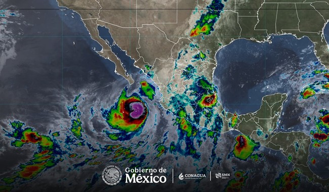 Rachel se intensificó a huracán categoría 2 en la escala Saffir-Simpson en el océano Pacífico